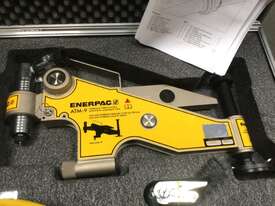Enerpac ATM-9 Flange Alignment Tool in Protective Carry Case - picture2' - Click to enlarge