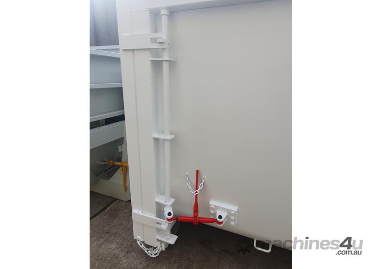caption 15m Tapered Hooklift Bins