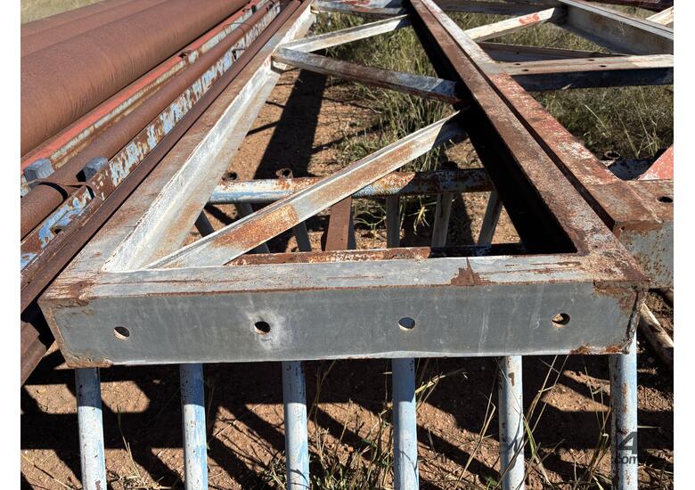 caption 3 x Steel Trusses at 7740mm
