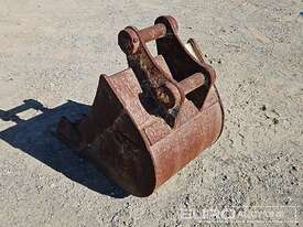 Oz 550mm Bucket to suit 8T Excavator, 290mm Centers, 80mm Ears, 60mm Pins  - picture1' - Click to enlarge