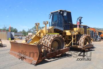 Caterpillar 2003   825G