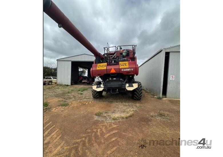 caption 2012 CASE IH 7230 Header