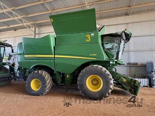 caption John Deere S790 Combine Harvester