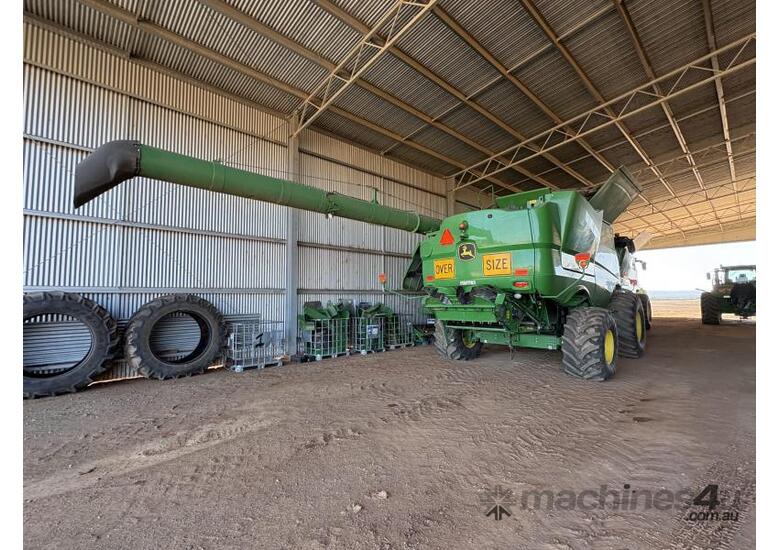 caption John Deere S790 Combine Harvester