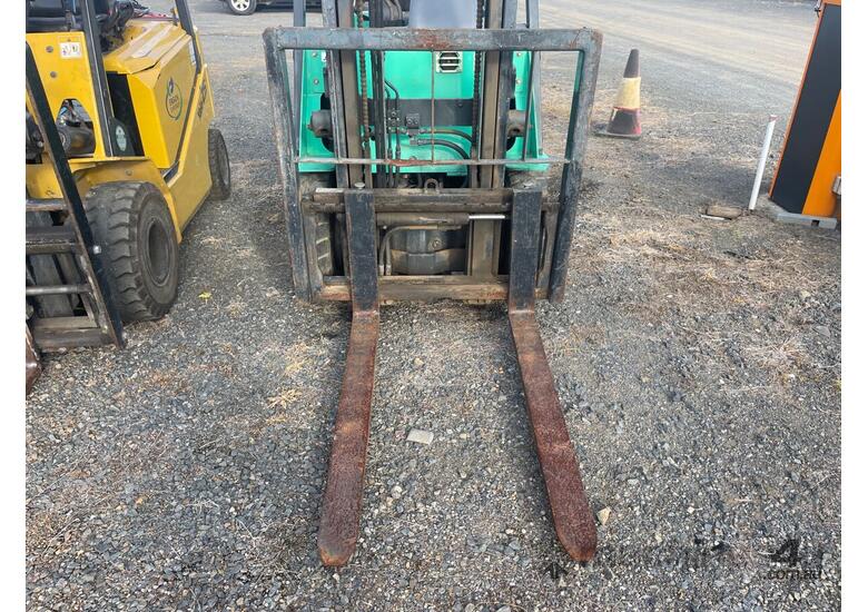 caption 2007 Mitsubishi FG18 ZNT Counter Balance Forklift