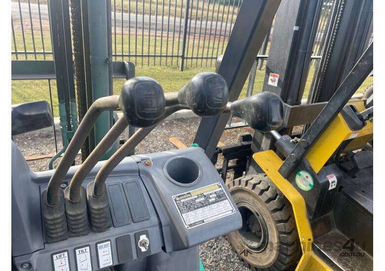 caption 2007 Mitsubishi FG18 ZNT Counter Balance Forklift