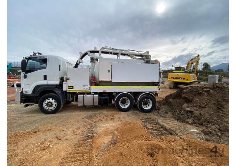 caption 2018 Isuzu FHFXZ- In Condition, Like New!