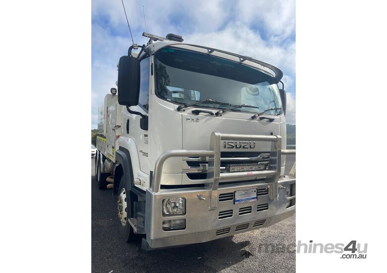 caption 2018 Isuzu FHFXZ- In Condition, Like New!
