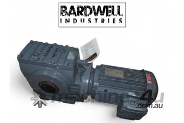 ?SEW-EURODRIVE SA77/T DRE100LC4/DH Gearmotor - 3kW - 34 RPM - 745Nm - IP66