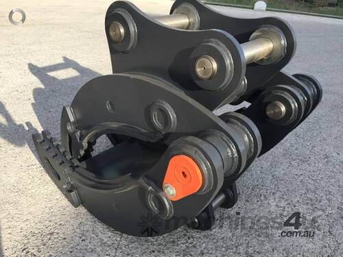 caption BETTA BILT BUCKETS 20 TONNE MANUAL GRABS