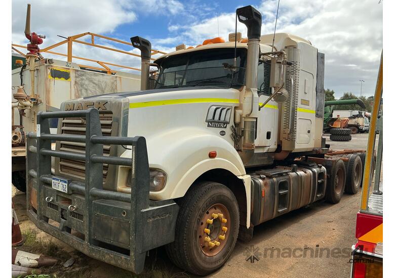 2021 Mack Superliner 6x4 Sleeper Cab Prime Mover