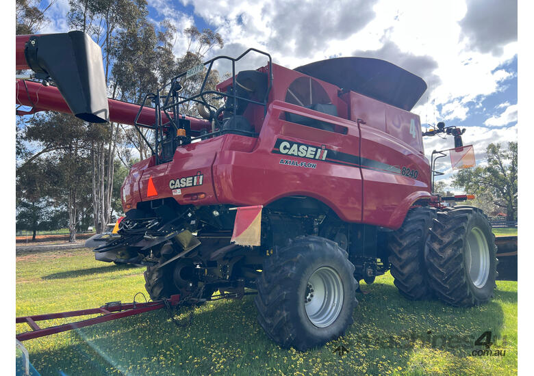 CASE IH 8240 Header(Combine) Harvester/Header