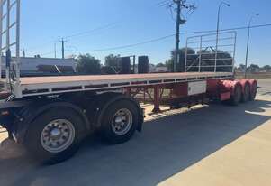 Trailer A Trailer Barker 28ft Airbag Tri 10 stud 2 inch pin + turntable SN1790
