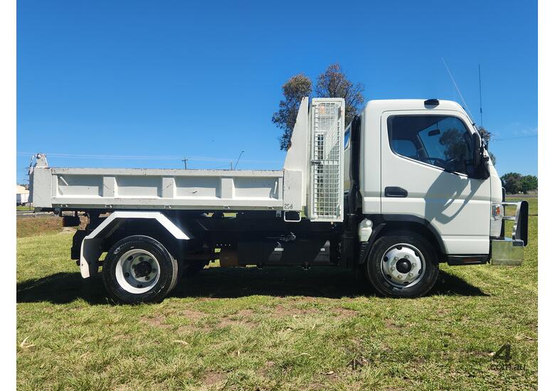 Mitsubishi Fuso Canter 815 4x2 Single Cab Tipper Truck.  Ex Council