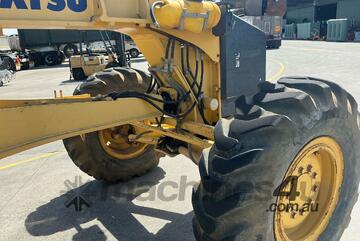 Komatsu   GD555-5 Grader