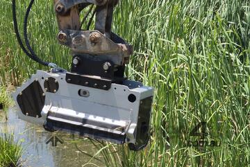 Versatach FT 70 Fixed Tooth Mulcher for 3.5-6T Excavators