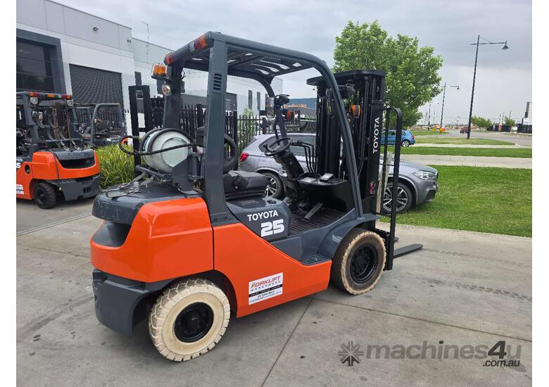 Toyota 2.5T Forklift Container Mast Low Hours(Unit#:AU451)