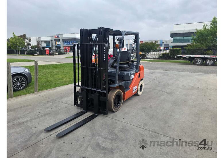 Toyota 2.5T Forklift Container Mast Low Hours(Unit#:AU451)