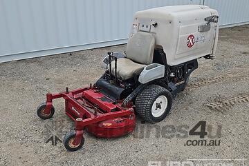 ExMark Navigator Ride-on Lawnmower
