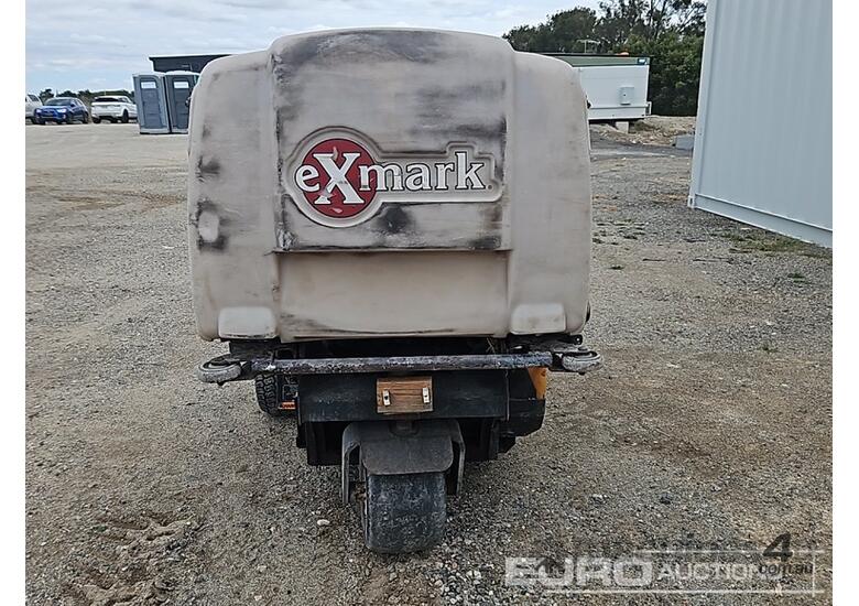 ExMark Navigator Ride-on Lawnmower 