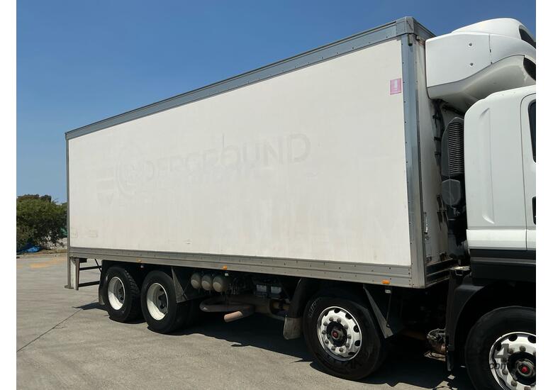 2017 Isuzu FYJ 2000 Long Refrigerated Pantech