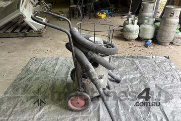 4 x Industrial Wet and Dry Vacuum Cleaners