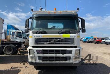 Volvo 2004   FM 12 Cab Chassis