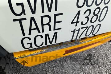 2017 Mitsubishi Fuso Canter 918 Crew Cab Service Body / Crane Truck