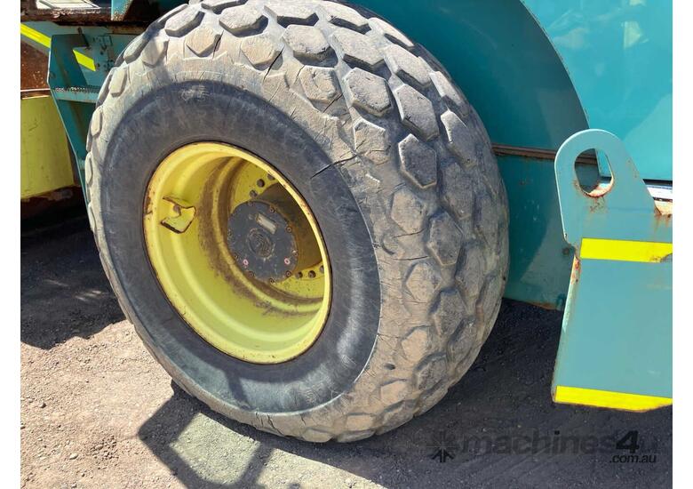 2011 Ammann ASC130D Smooth Drum Roller