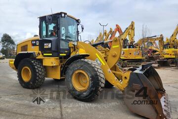 2018 CAT 924K 12T WHEEL LOADER (L125) WITH HITCH, BUCKET, FORKS, CIVIL SPEC AND 5500 HOURS