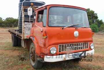 Bedford TK Petrol 18.5' Tray Top Truck