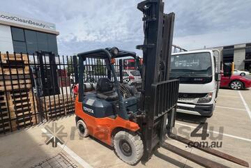 Toyota 2002   42-7fg18 Forklift
