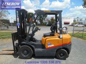 2500kg yard forklift for hire - picture0' - Click to enlarge