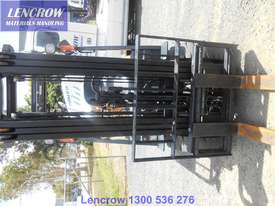 2500kg yard forklift for hire - picture1' - Click to enlarge