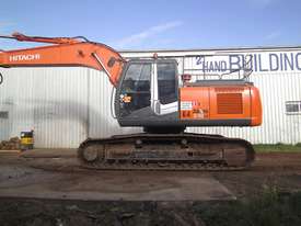 2011 Hitachi ZX240LC-3 - picture0' - Click to enlarge