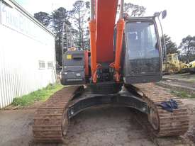 2011 Hitachi ZX240LC-3 - picture1' - Click to enlarge