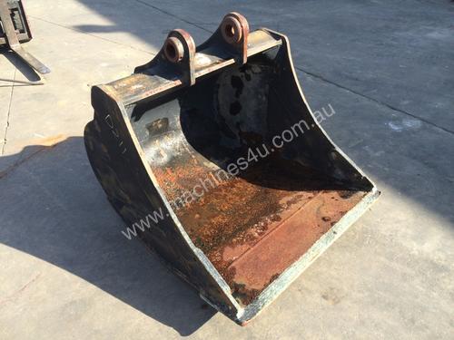 1100MM SAND BUCKET WITH LIFTING EYE SUIT 11-15T EXCAVATOR D211