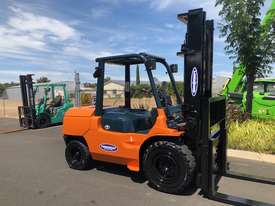 Toyota Forklift 7FGA50 - picture0' - Click to enlarge