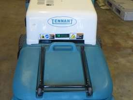 Tennant 3640 Sweeper 43 hours - picture1' - Click to enlarge