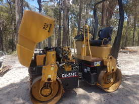Caterpillar twin drum roller - picture1' - Click to enlarge