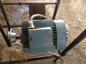 Brick grinder on stand - picture2' - Click to enlarge