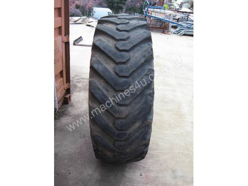 Industrial Lug Tyre & Tube R-4 18.4 x 28 12 Ply