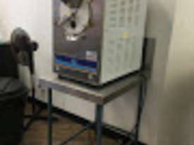 Ice cream making machine - picture2' - Click to enlarge