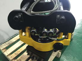 Tilt Rotators for Excavators from 2 ton to 15 ton - picture0' - Click to enlarge