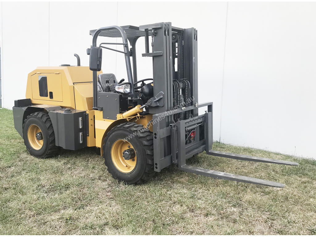 New 2018 Summit Summit 3 5 Tonne 4wd Rough Terrain Forklift With 3 Stage 4 Meter Container Mast Rough Terrain Forklift In Listed On Machines4u