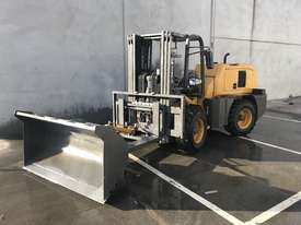 SUMMIT 3.5 Tonne 4WD Rough Terrain Forklift with 3 Stage 4 Meter Container Mast  - picture1' - Click to enlarge