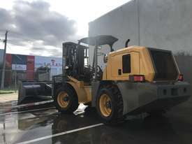 SUMMIT 3.5 Tonne 4WD Rough Terrain Forklift with 3 Stage 4 Meter Container Mast  - picture2' - Click to enlarge