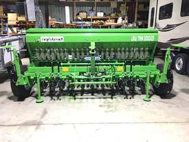 Agrolead 3000/23 Twin Disc seed Drill - picture0' - Click to enlarge