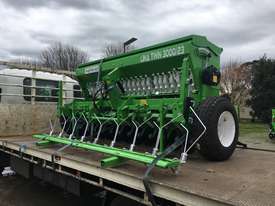 Agrolead 3000/23 Twin Disc seed Drill - picture0' - Click to enlarge