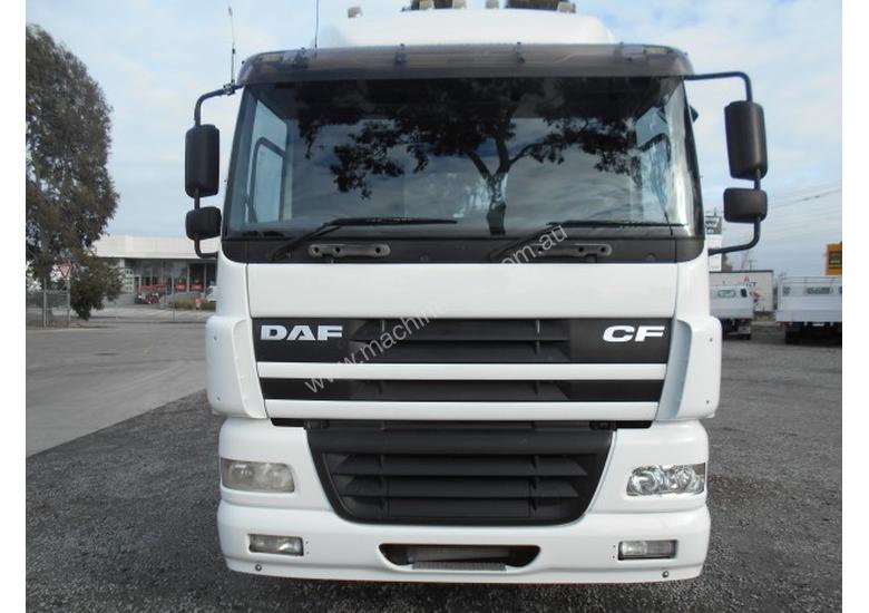 caption DAF CF 85 Series Primemover Truck